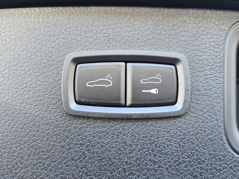 New 2026 Porsche Macan image 17