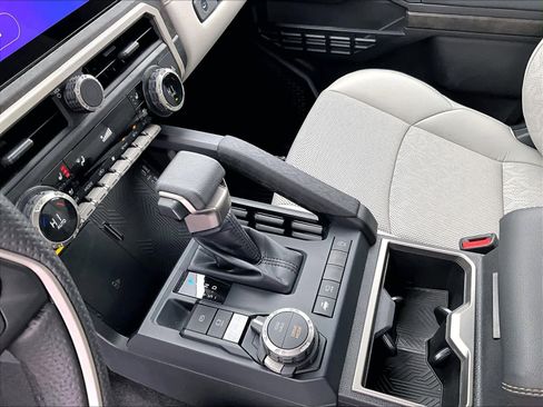 Used 2025 Toyota Tacoma Limited image 20