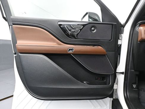 Used 2023 Lincoln Aviator Reserve image 16