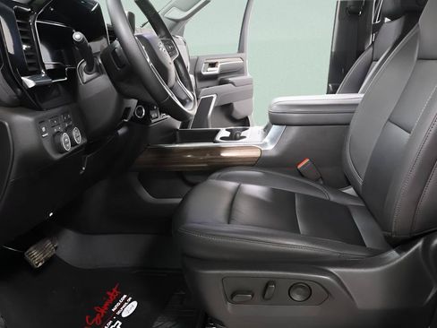 Used 2025 Chevrolet Silverado 2500 LT w/ Trail Boss Package AWD/4WD image 19