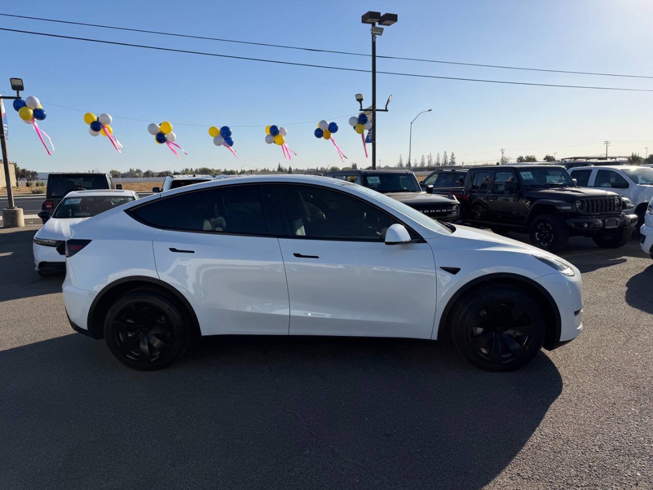 Used 2023 Tesla Model Y Long Range AWD/4WD image 5