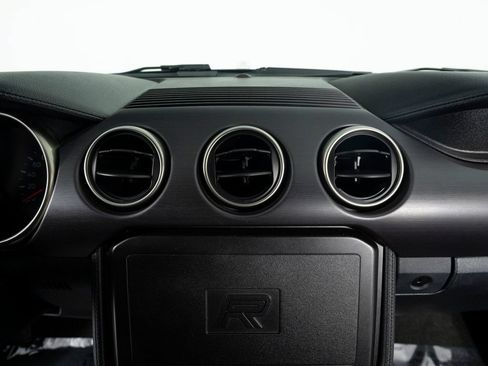 Used 2016 Ford Mustang Shelby GT350R w/ GT350R Equipment Group 920A RWD image 18