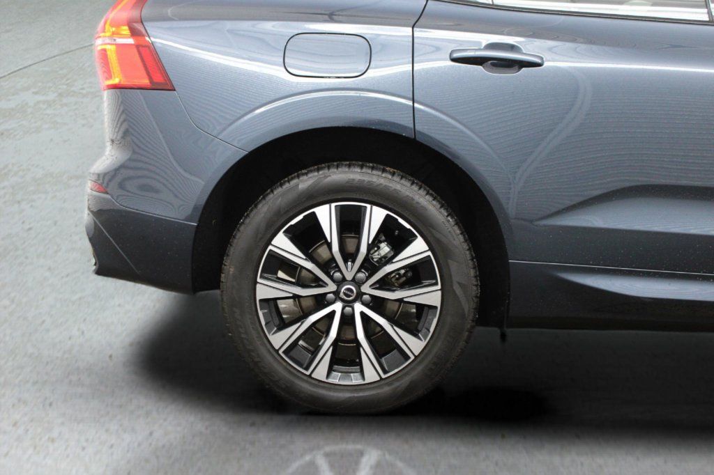 Used 2024 Volvo XC60 B5 Core w/ Protection Package Premier AWD/4WD image 12