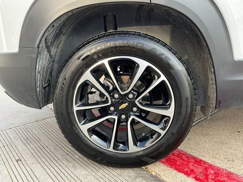 Used 2025 Chevrolet TrailBlazer LT image 9