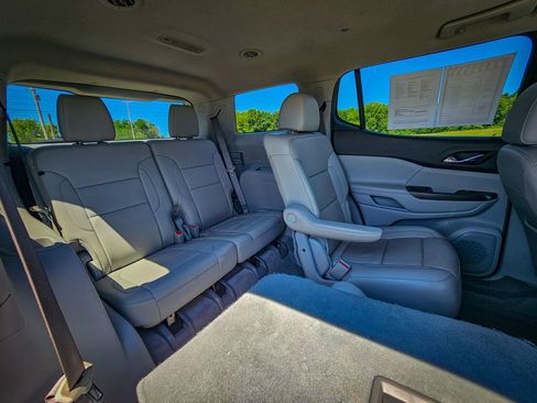 Used 2020 GMC Acadia SLT w/ LPO, Floor Liner Package FWD image 40
