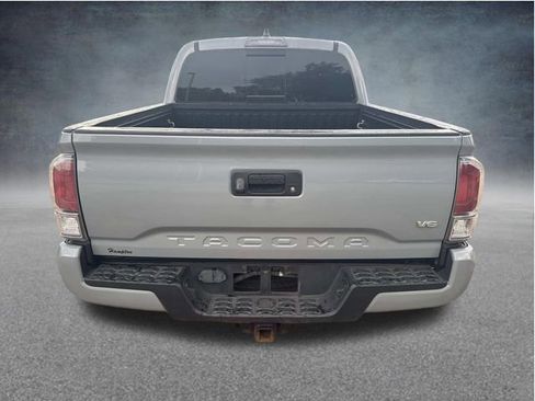 Used 2021 Toyota Tacoma TRD Sport AWD/4WD image 9
