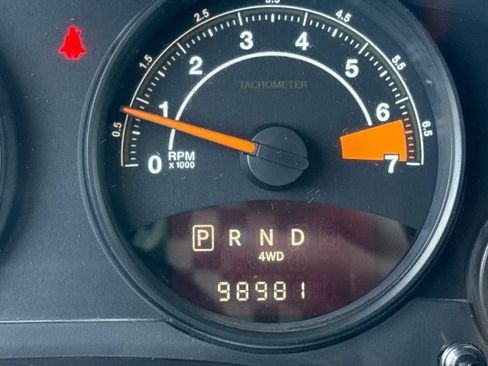 Used 2016 Jeep Patriot High Altitude AWD/4WD image 31