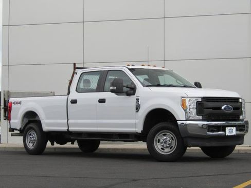 Used 2017 Ford F250 XL w/ Power Equipment Group AWD/4WD image 1
