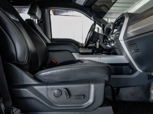 Used 2022 Ford F350 Lariat image 32