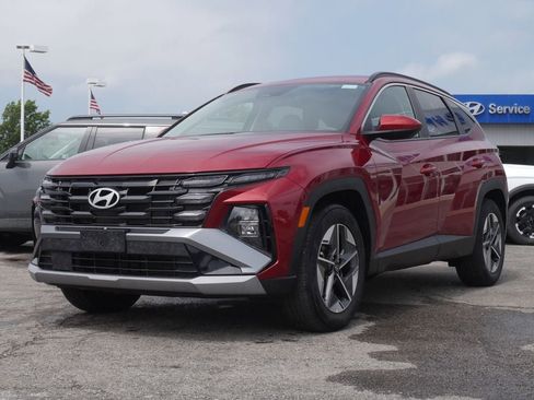 Used 2025 Hyundai Tucson SEL FWD image 3