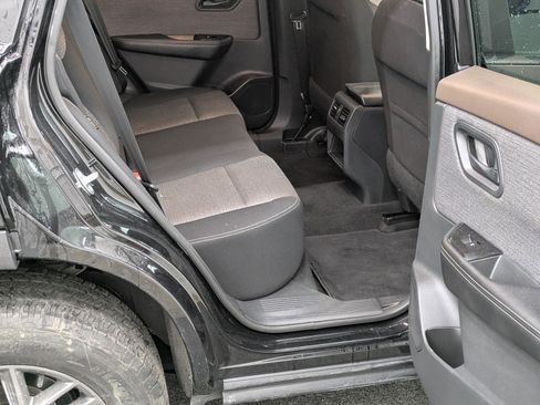 Used 2021 Nissan Rogue S image 16