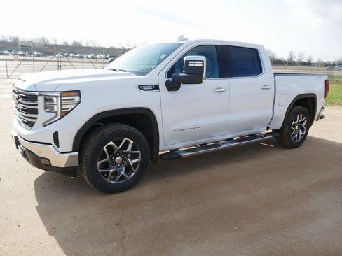 New 2026 GMC Sierra 1500 SLT w/ SLT Premium Plus Package image 8