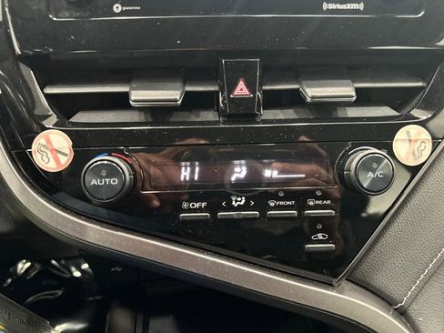 Used 2021 Toyota Camry SE image 20