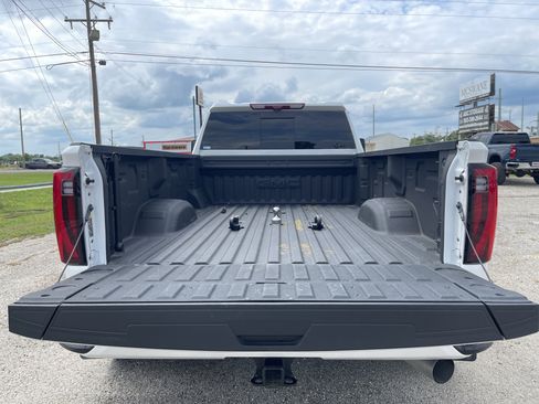 Used 2025 GMC Sierra 3500 Denali w/ Denali Reserve Package AWD/4WD image 14
