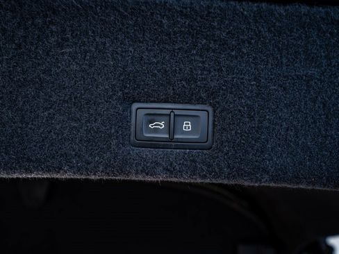 Used 2022 Lamborghini Urus image 81