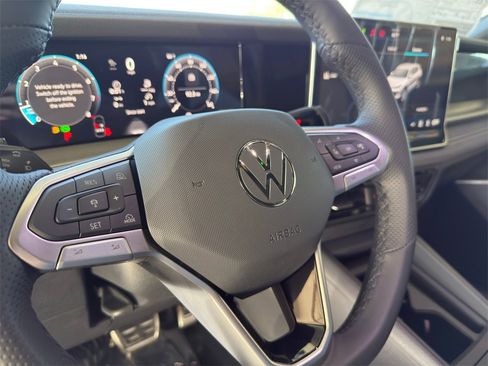 New 2026 Volkswagen Tiguan SE R-Line image 11