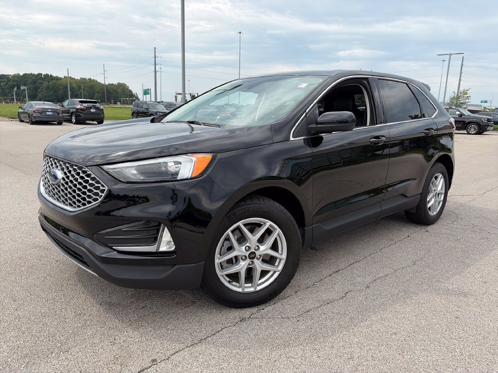 Used 2024 Ford Edge SEL w/ Convenience Package AWD/4WD image 3
