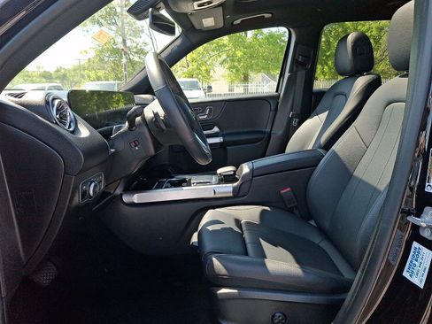 Used 2023 Mercedes-Benz GLB 250 4MATIC image 13
