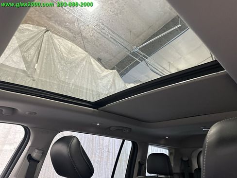 Used 2023 Jeep Grand Cherokee L Limited AWD/4WD image 12