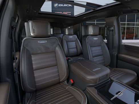 New 2026 GMC Yukon Denali Ultimate AWD/4WD image 16