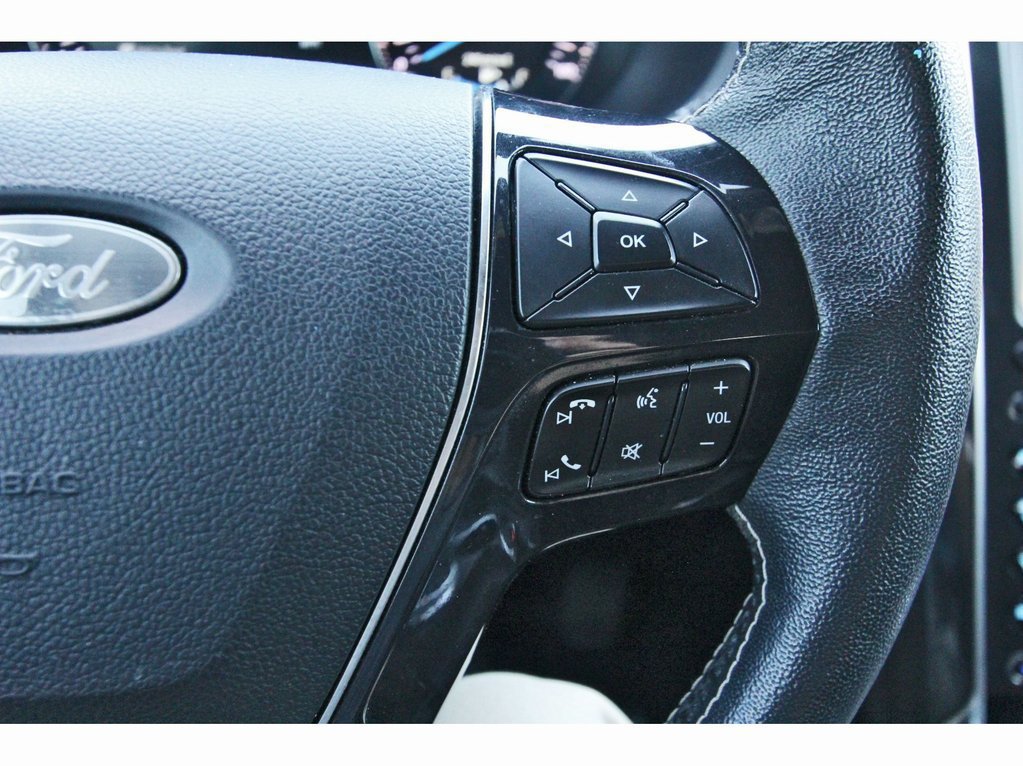 Used 2018 Ford Explorer Platinum AWD/4WD image 12