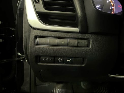 Used 2023 Nissan Rogue SV w/ SV Premium B Package image 19