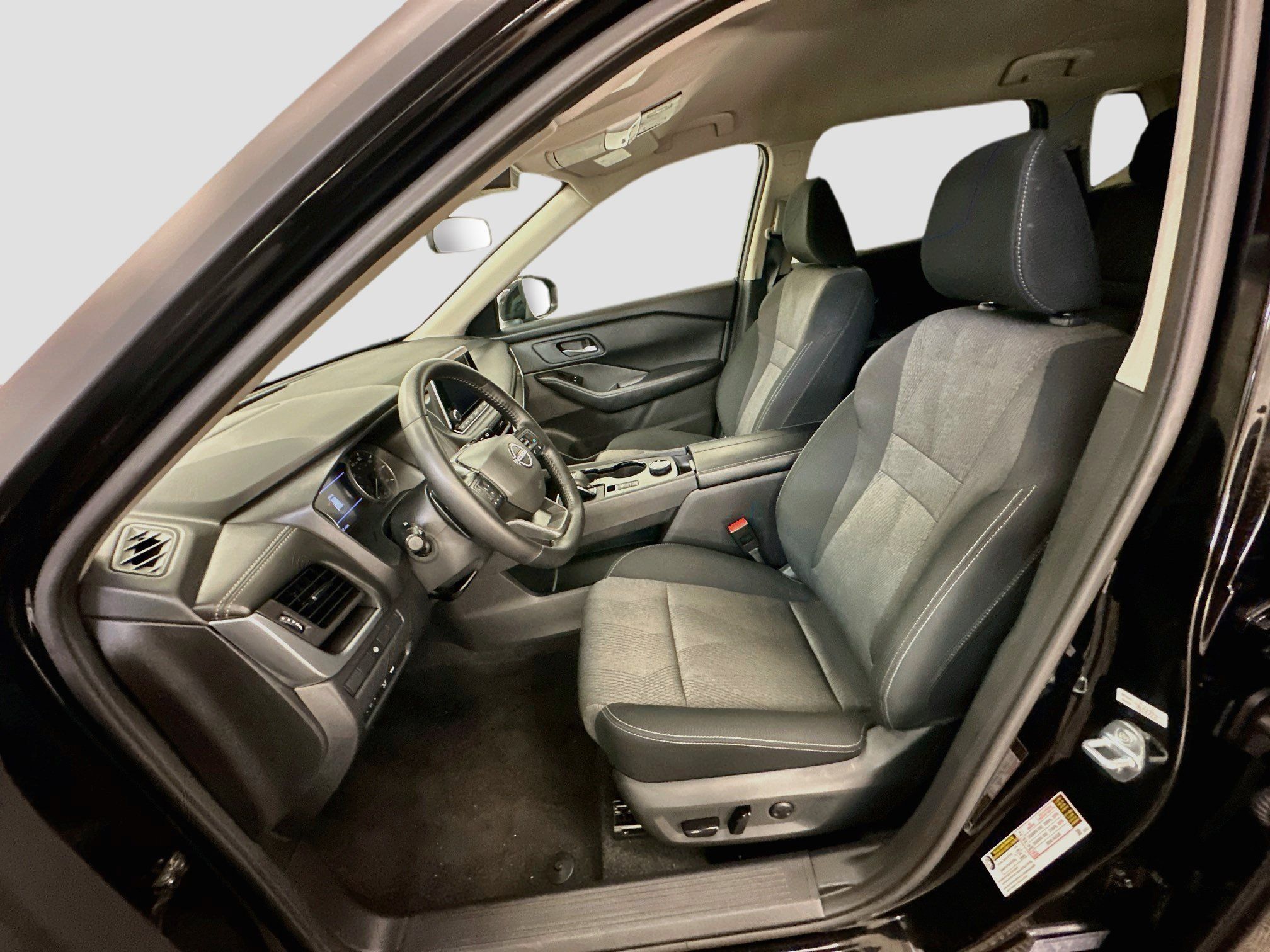 Used 2026 Nissan Rogue SV AWD/4WD image 13