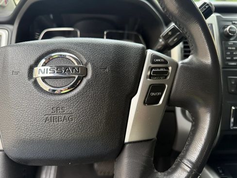 Used 2017 Nissan Titan SL RWD image 18