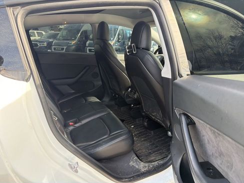 Used 2020 Tesla Model Y Long Range image 13