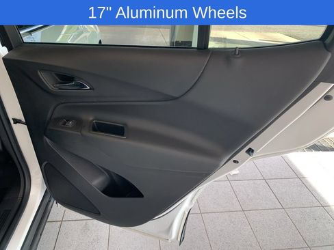 Used 2024 Chevrolet Equinox LT AWD/4WD image 17