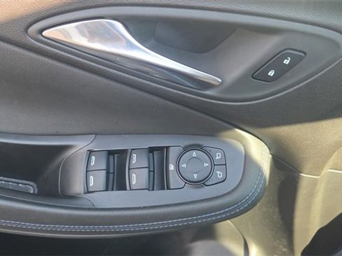 Used 2025 Buick Encore GX Sport Touring image 23