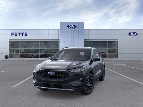 New 2026 Ford Escape SE image 2