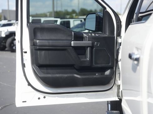 Used 2018 Ford F150 Platinum w/ Equipment Group 701A Luxury image 30
