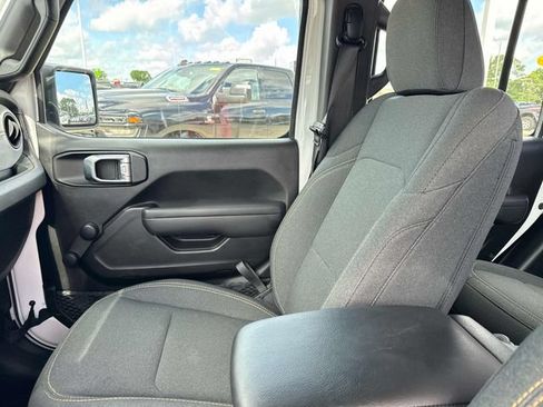 Used 2024 Jeep Gladiator Sport AWD/4WD image 24