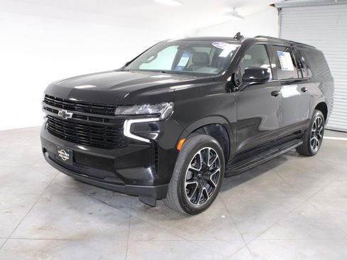 Used 2024 Chevrolet Suburban RST RWD image 5