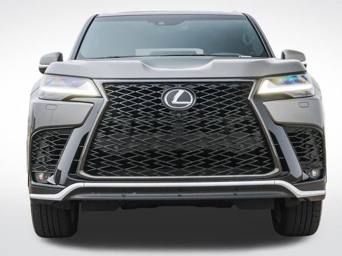 Used 2024 Lexus LX 600 F Sport image 2