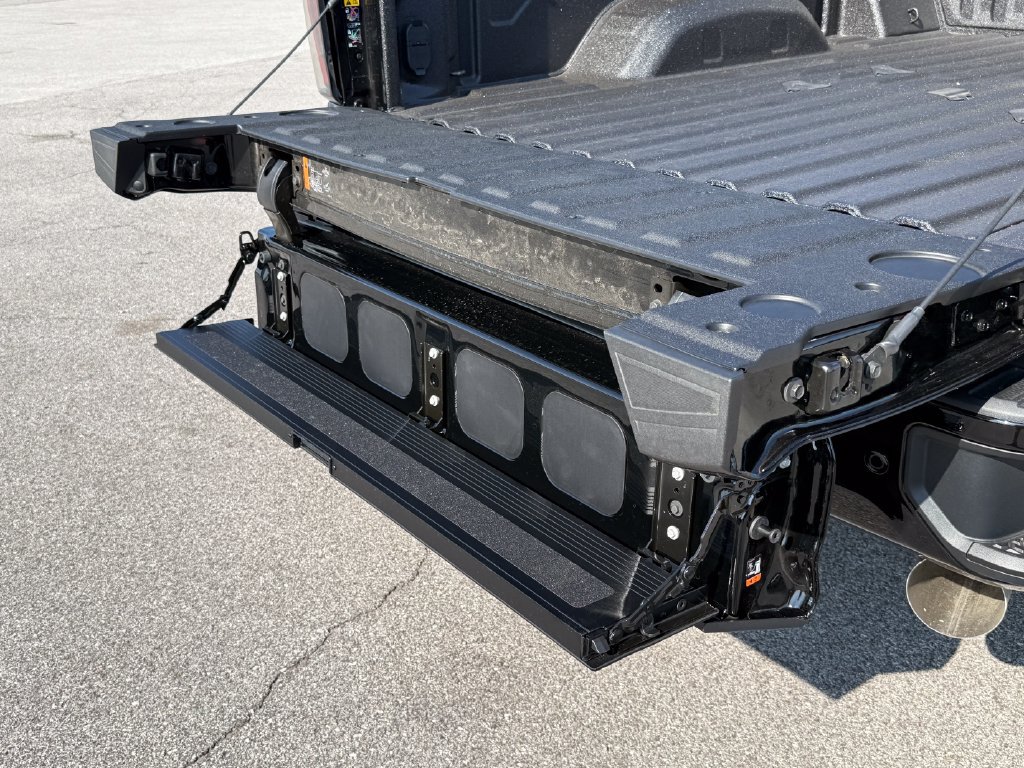 New 2026 GMC Sierra 2500 AT4 w/ AT4 Premium Plus Package AWD/4WD image 8