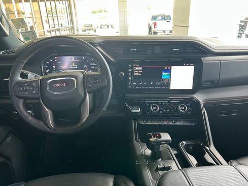 Used 2025 GMC Sierra 1500 AT4 w/ AT4 Premium Package AWD/4WD image 15