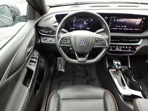 Used 2025 Buick Envista Avenir FWD image 17