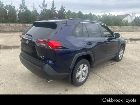 Used 2020 Toyota RAV4 XLE w/ Convenience Package AWD/4WD image 3