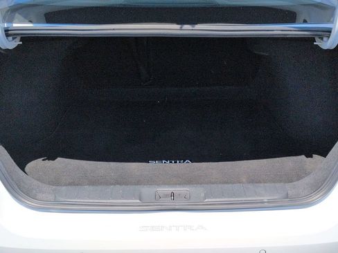 Used 2024 Nissan Sentra SV FWD image 29