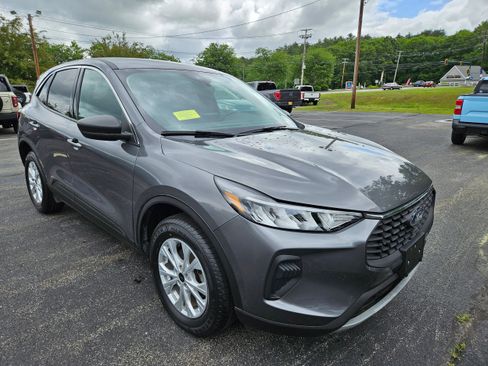 Used 2024 Ford Escape Active AWD/4WD image 3