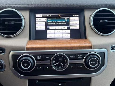 Used 2016 Land Rover LR4 HSE image 28