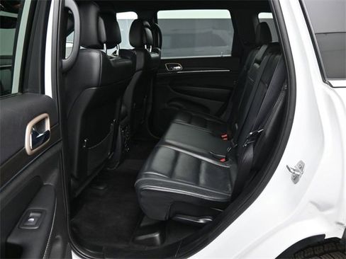 Used 2017 Jeep Grand Cherokee Limited image 34