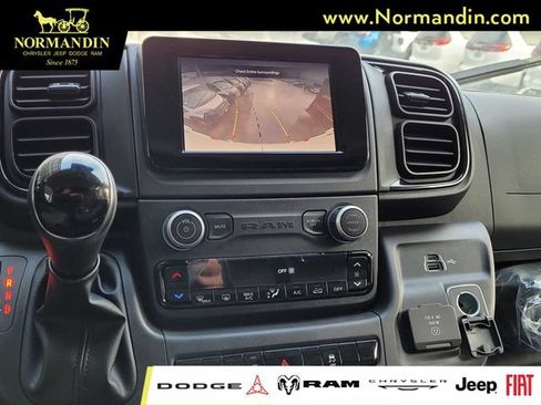 New 2024 RAM ProMaster 2500 w/ Convenience Group FWD image 10