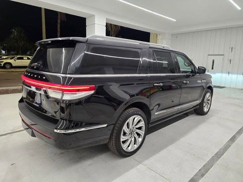 Used 2023 Lincoln Navigator L Reserve RWD image 6