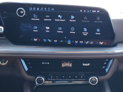 Used 2025 Chevrolet Suburban High Country image 20