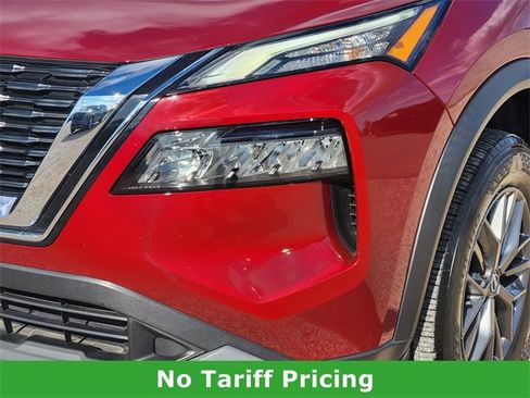 Used 2023 Nissan Rogue S image 6
