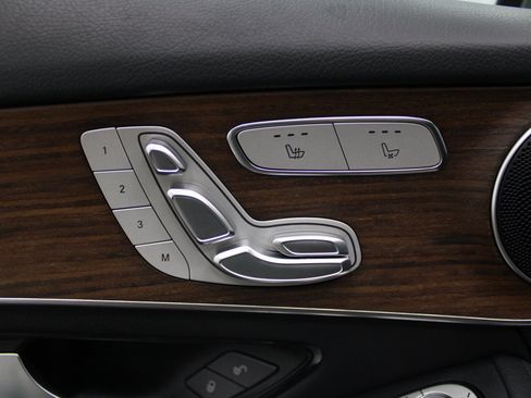 Used 2022 Mercedes-Benz GLC 300 4MATIC w/ Driver Assistance Package image 13