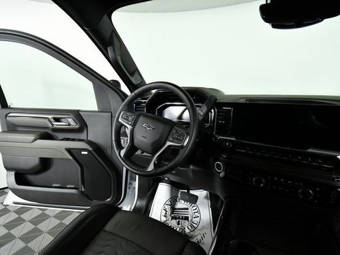 Used 2025 Chevrolet Silverado 2500 ZR2 w/ Technology Package image 20